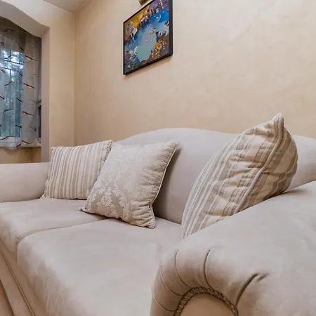 Elegant 1-bedroom شقة بلوفديف