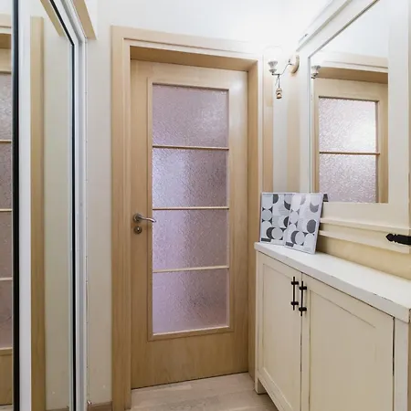 Elegant 1-bedroom 아파트