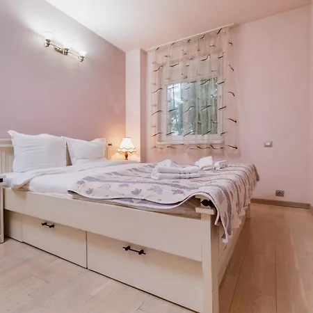 Elegant 1-bedroom * بلوفديف