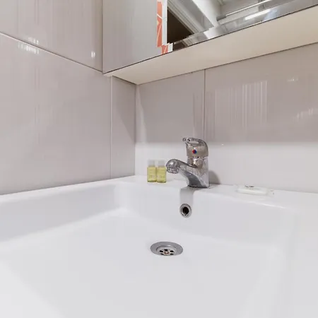 Elegant 1-bedroom Apartamento *