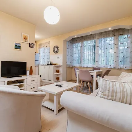 Elegant 1-bedroom Apartamento *